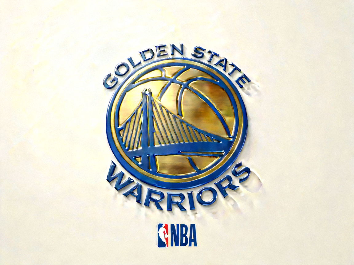金州勇士队徽，NBA强队，蓝色和金色为主